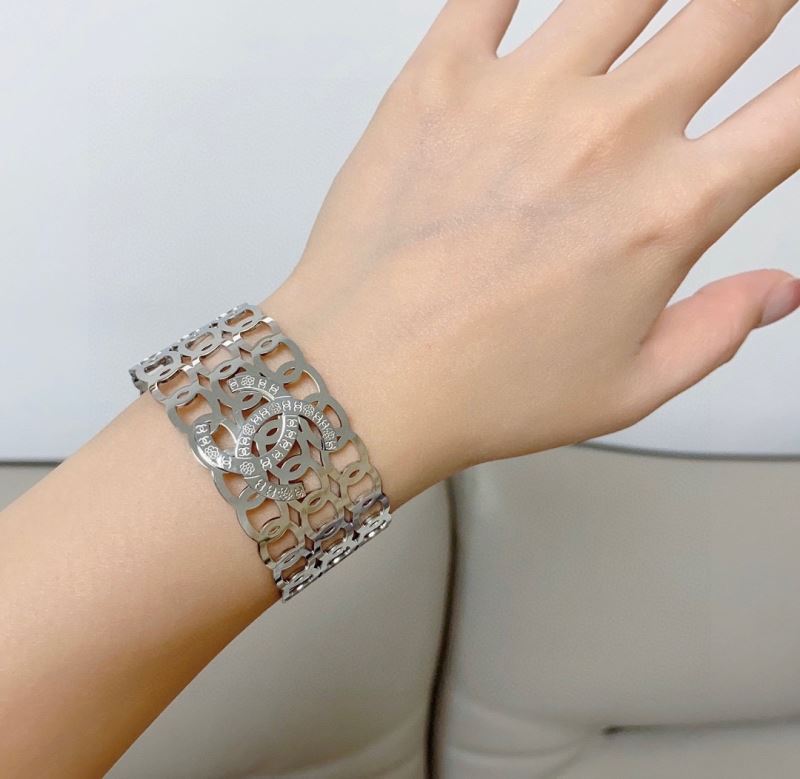 Ch**el bracelets